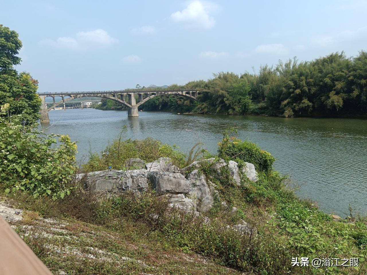 春日生活打卡季 秀丽滃江，在春日里美得像一幅画卷。风带着新的温度，花换了新的模样