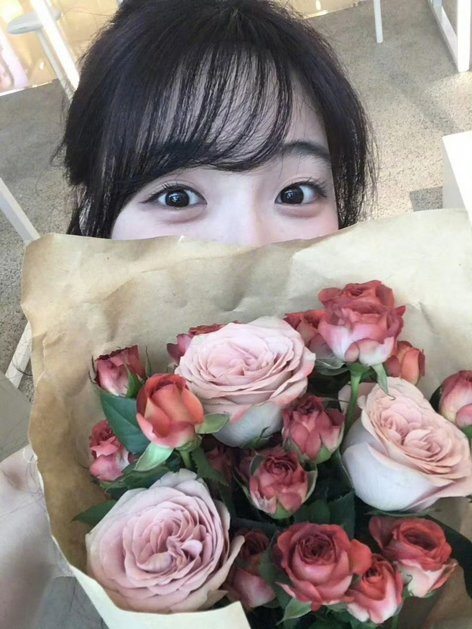 曾宥臻你往live里加了什么救命！曾宥臻往live里加的是魔法吧！每次眨眼都像在