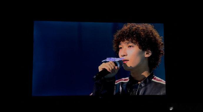 在声鸣远扬看到小林志玲了 声鸣远扬 黑卷发萌妹张璐涵=小林志玲本人！唱《小美满》