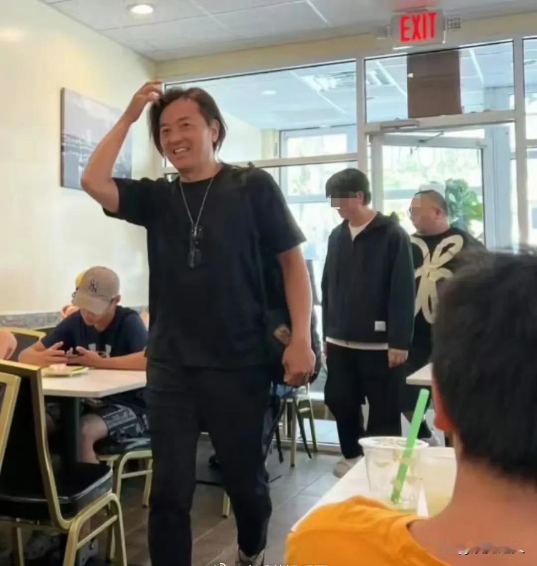 真是岁月不饶人啊！当年迷得咱魂不守舍的郑伊健，居然都快58了！
 
说真的，瞅着