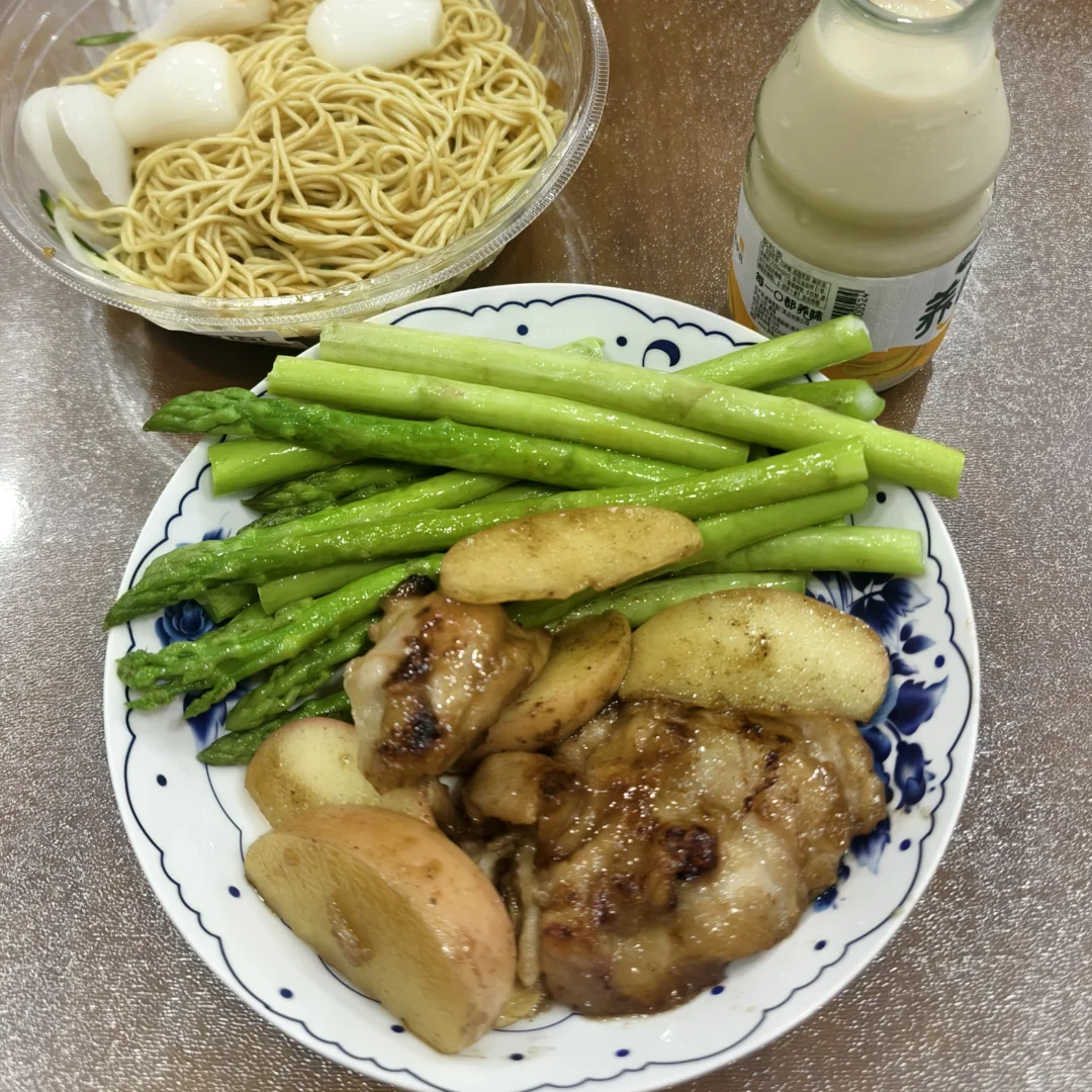上周小王休了一周假，我每天下班了就跟他四处去觅食，短短一个礼拜，吃了烧...