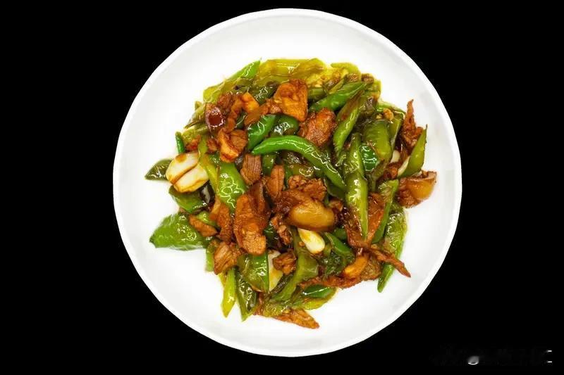 我超爱吃川菜！四川那可是“天府之国”，川菜作为八大菜系之一，以麻辣鲜香闻名全球。