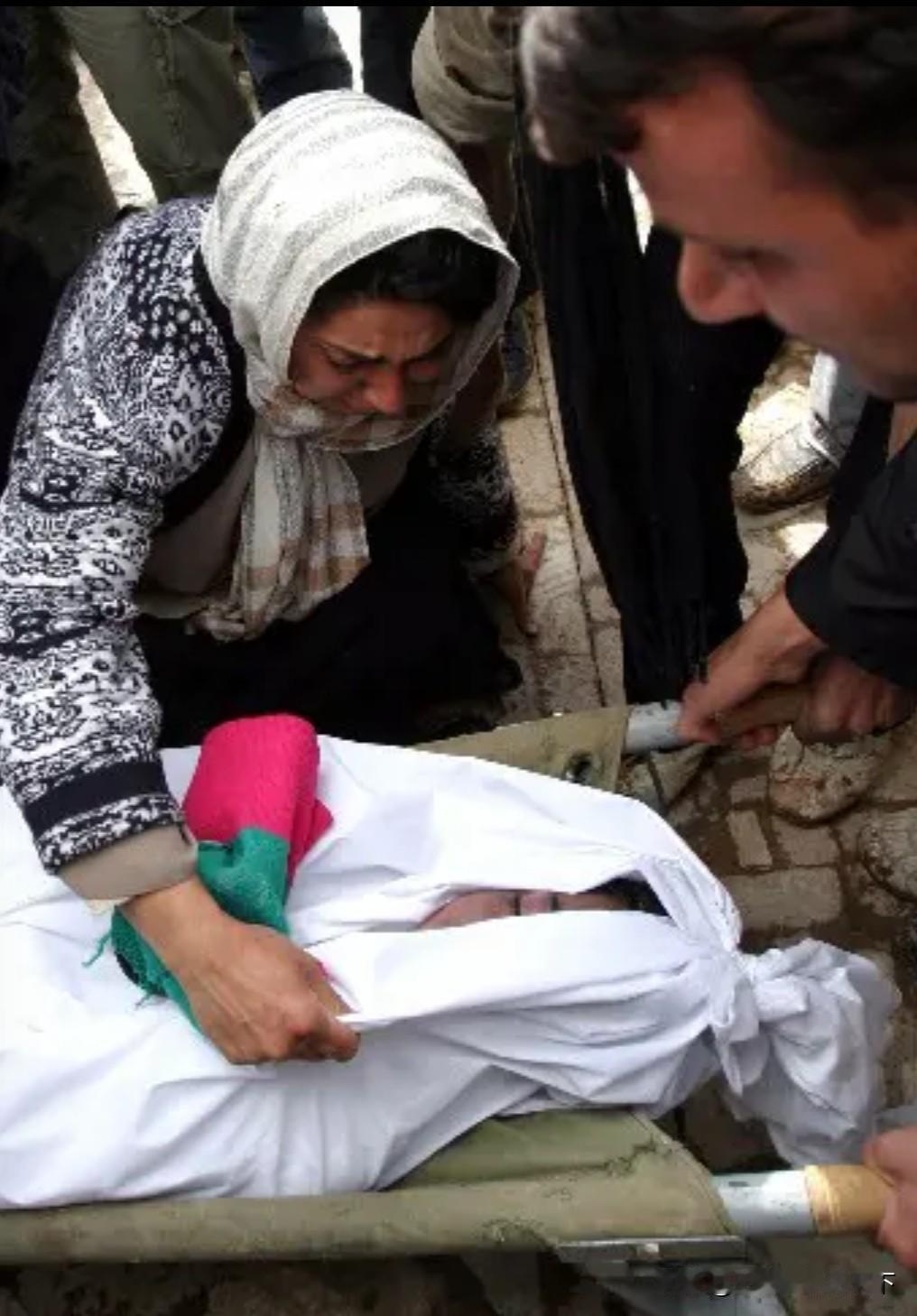 #伊朗证实拉里贾尼遇难 其子一同身亡#
拉里贾尼是伊朗高层为数不多的有权有势的温