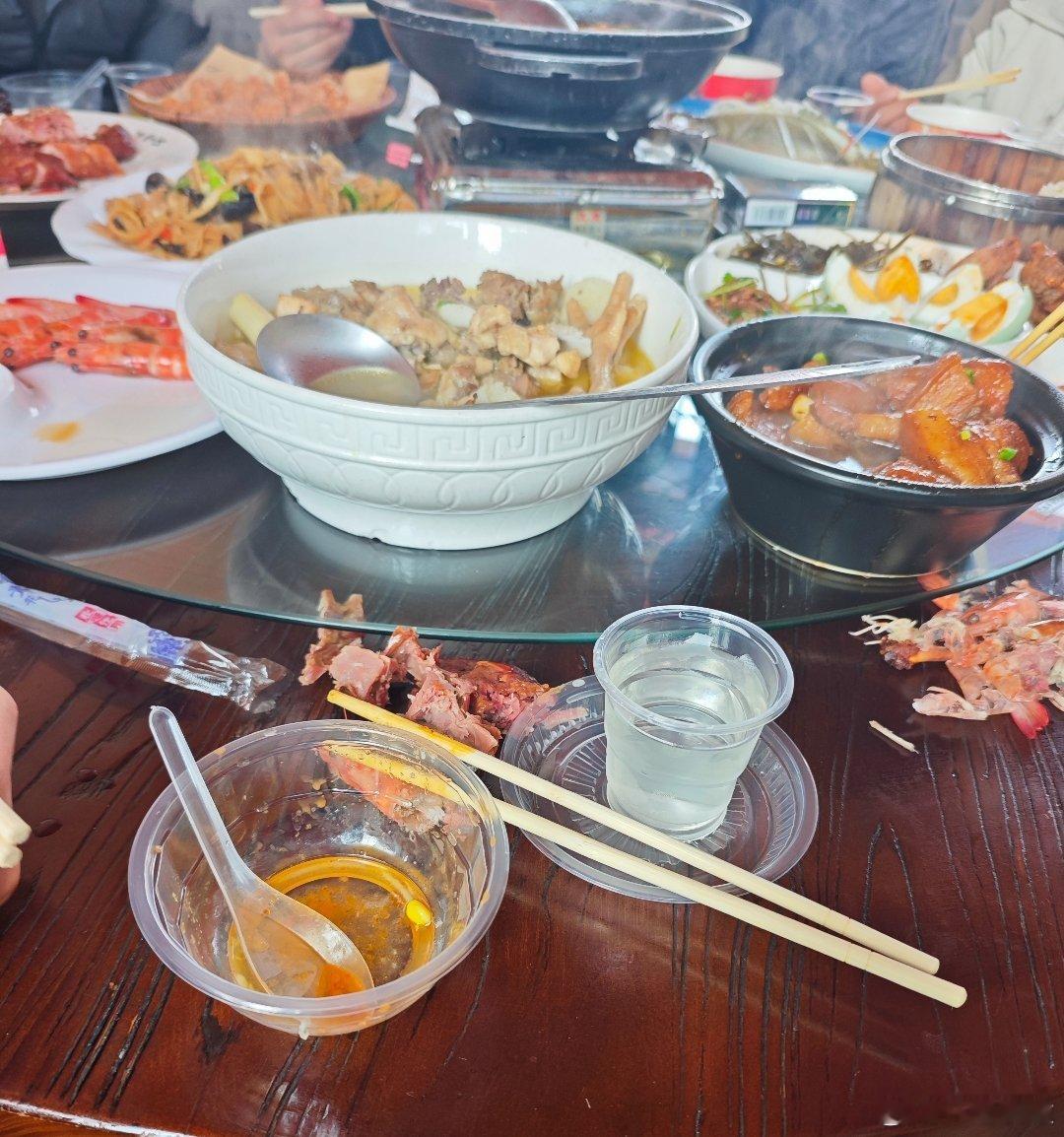 湖北酒席，必有一道菜—红烧肉。 