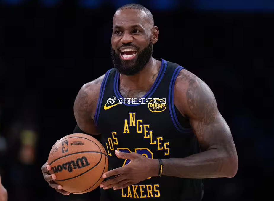 NBA常规赛，湖人142-130击败公牛，取得4连胜。赛后东契奇采访中，谈到了詹