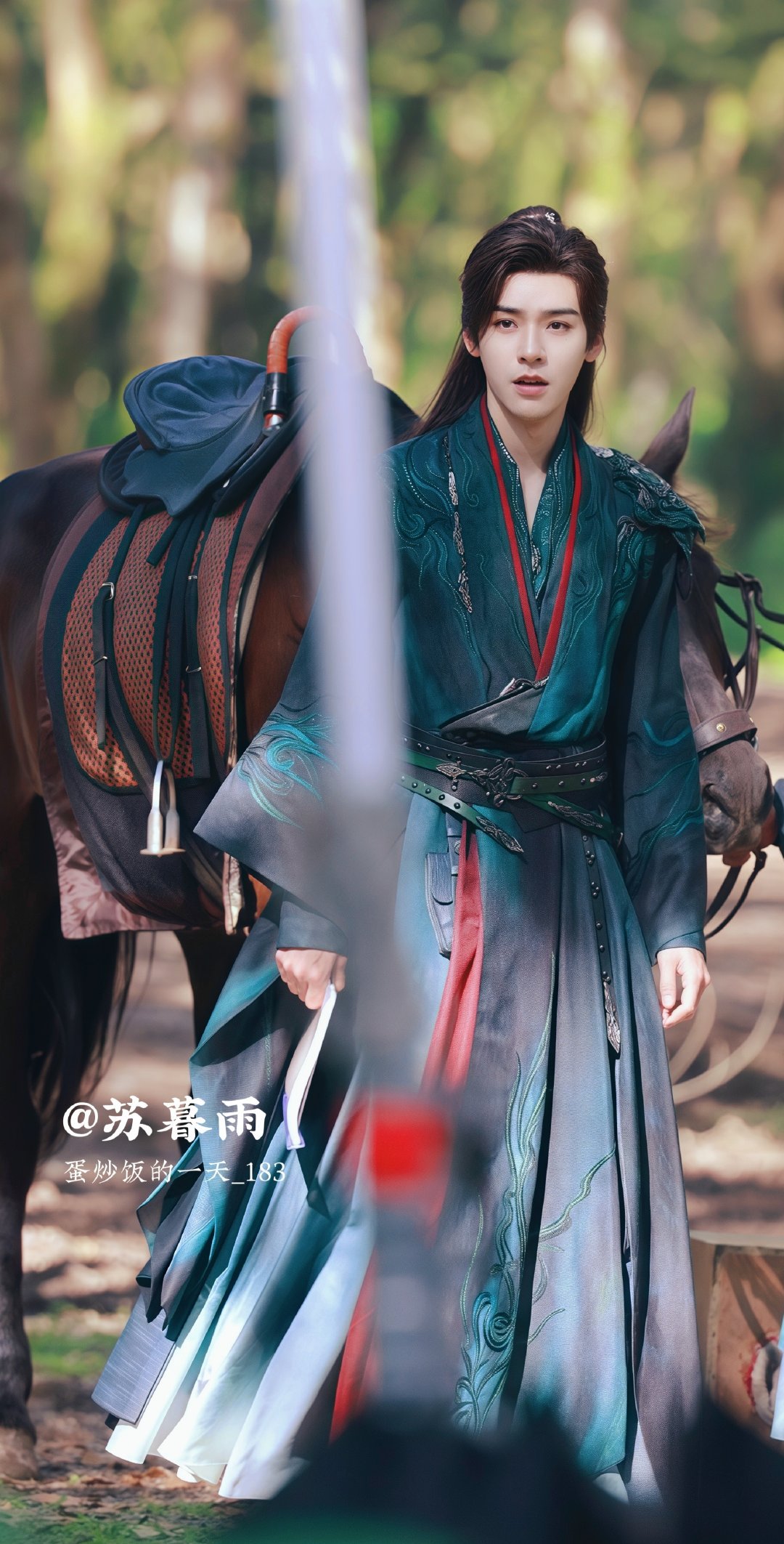 被光偏爱的苏暮雨🤲又是想雨的一天！！#龚俊 暗河传# ​​​