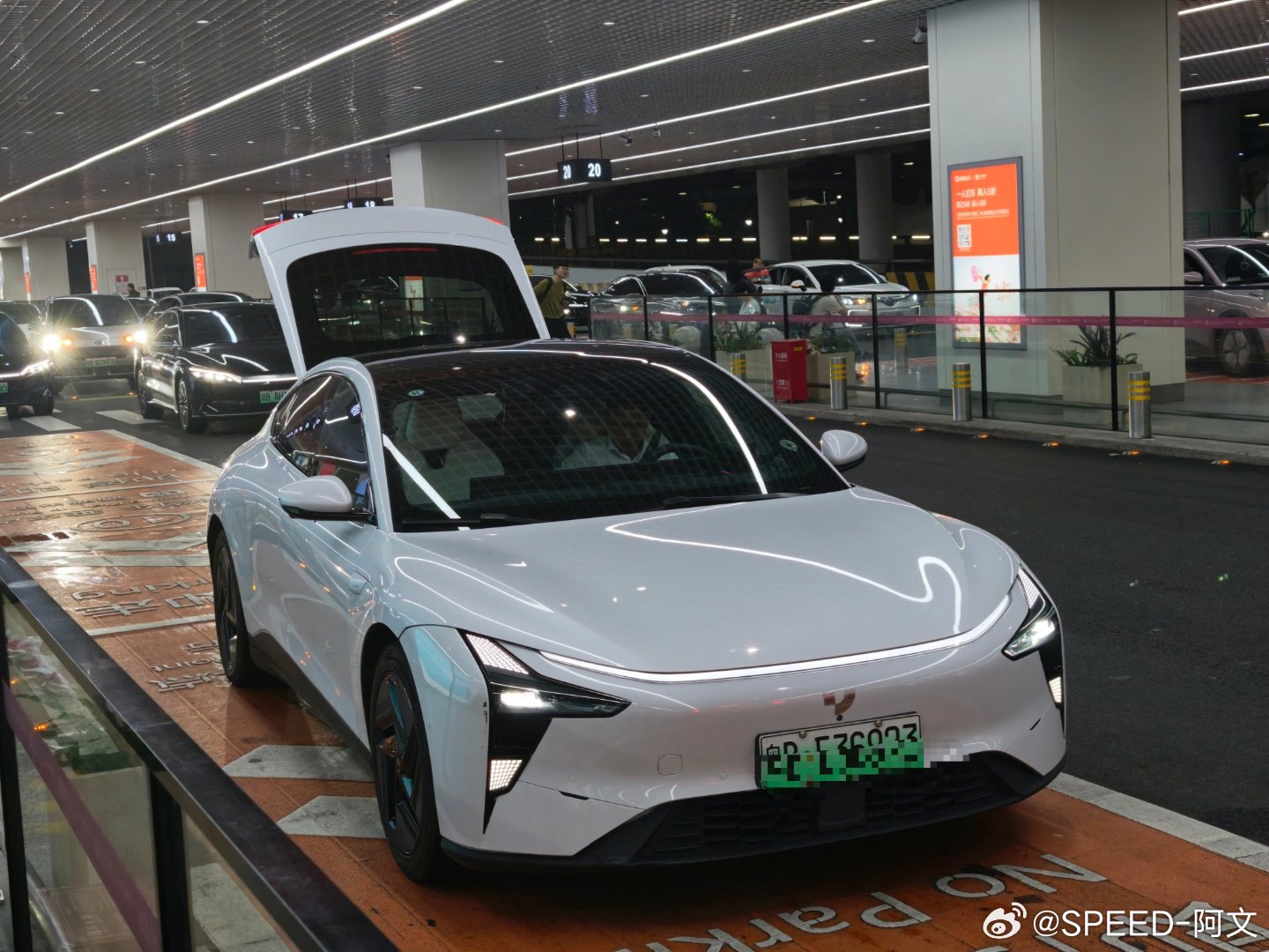 我选的国产原创设计TOP3——极越07。也做上了网约车，想想也挺好吧，还可以继续