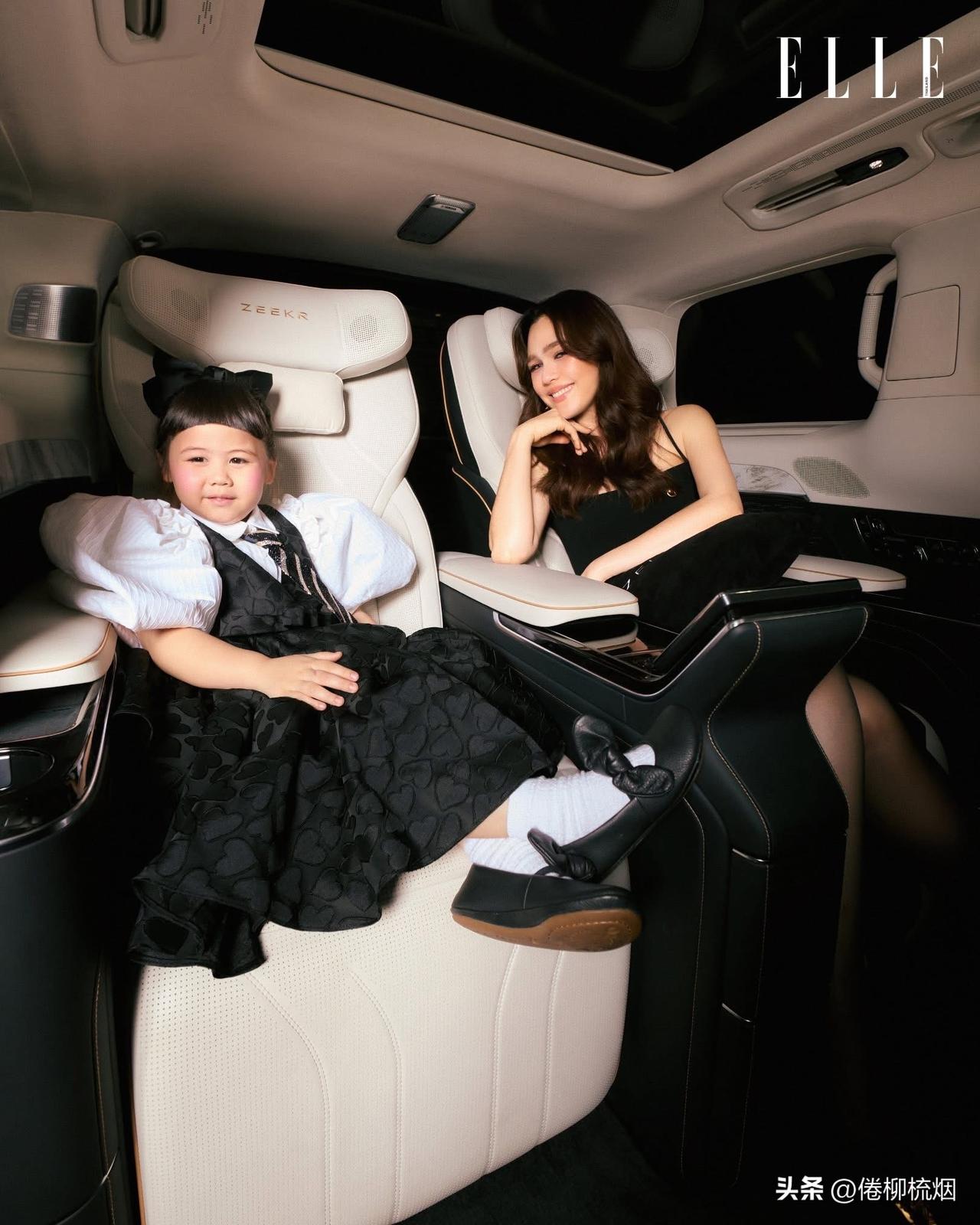 Chompoo与女儿小Gale一起推广 ZEEKR（极氪）高端电动汽车。。🚗?