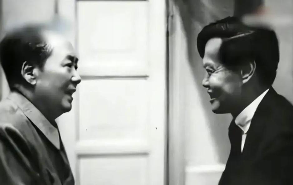 杨振宁每每提到与毛主席的谈话，他都非常激动，无比佩服毛主席。
 
毛主席一生心系