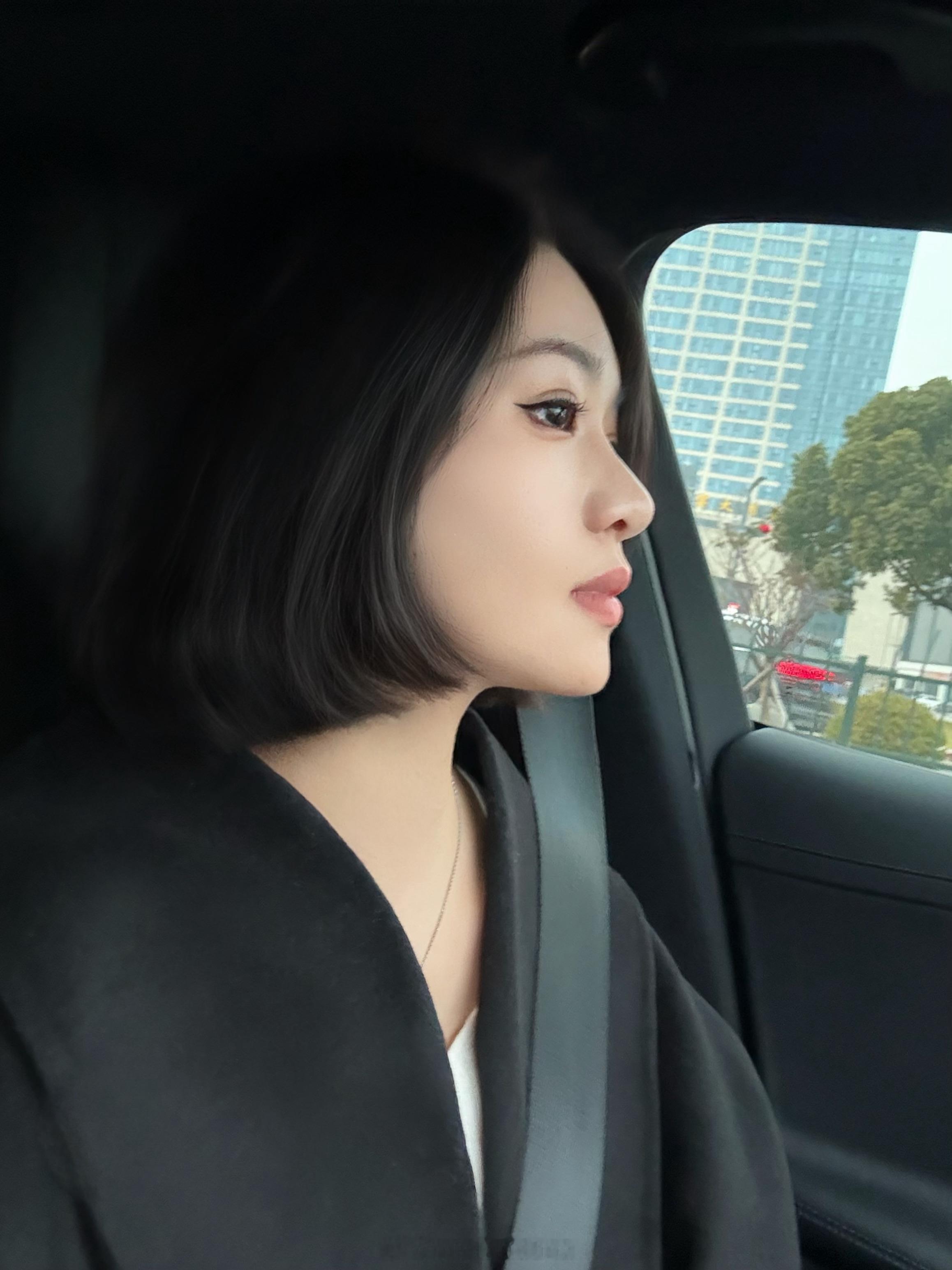 配什么文案短发