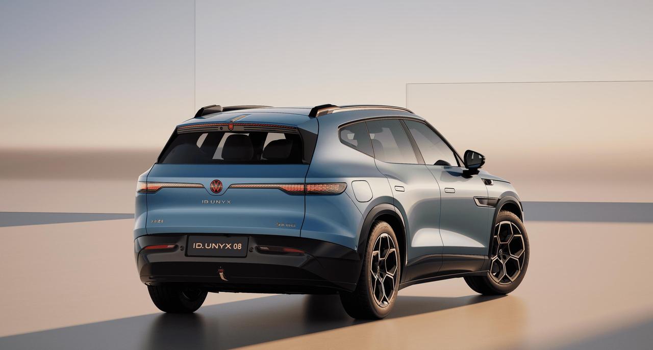 一个月只卖了200多辆，大众安徽是真急了。

急到把“金标大众”抱进一汽-大众的