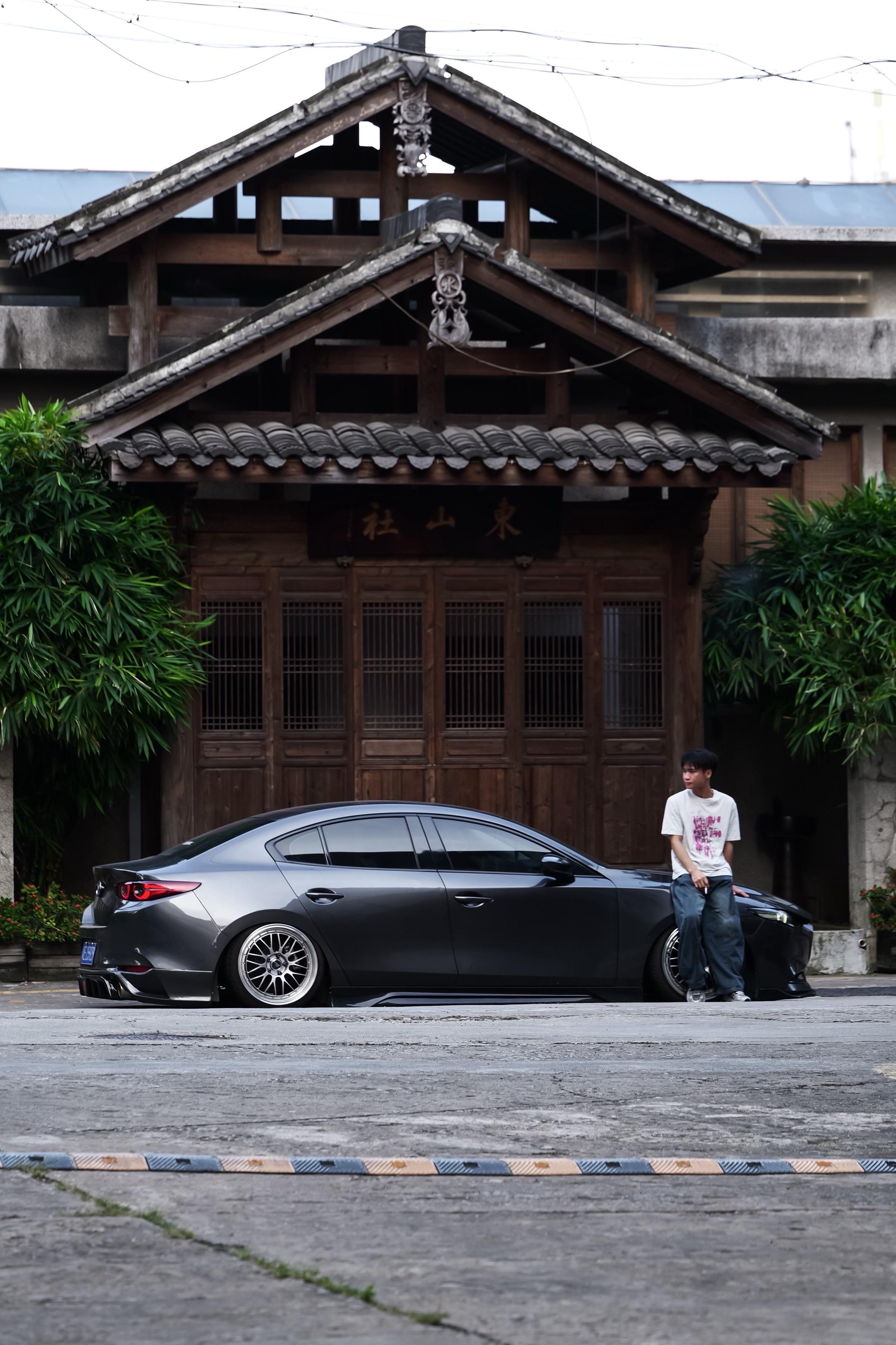 你说我自以为是。