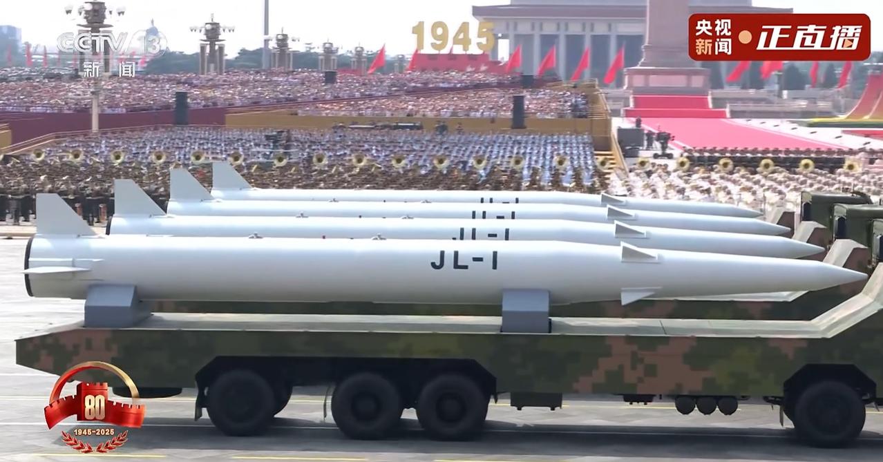 北京重锤——惊雷-1型空射弹道导弹！这是目前世界上，绝无仅有的空基核投掷手段！