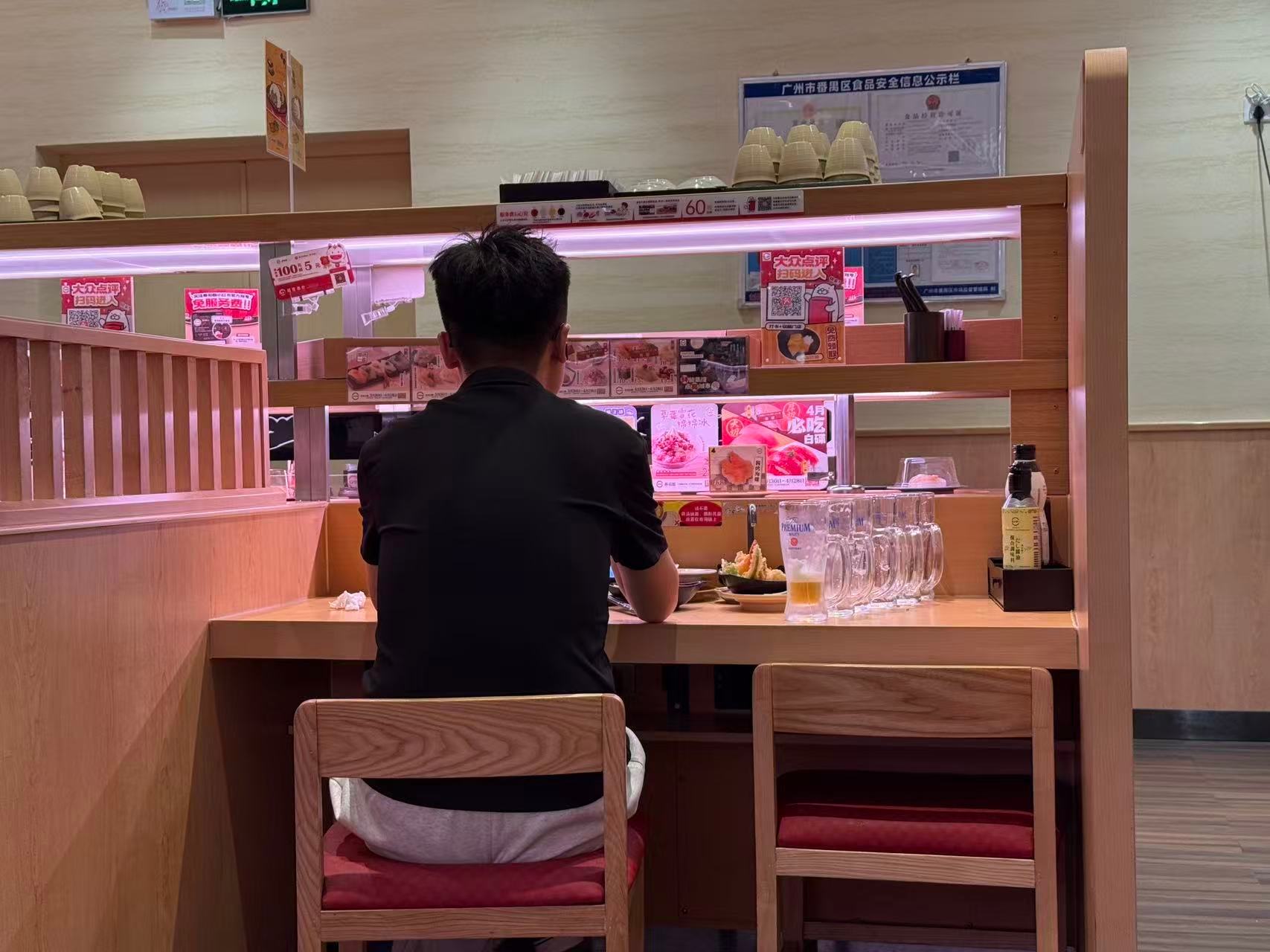 我想 此刻他是全世界最幸福的人 