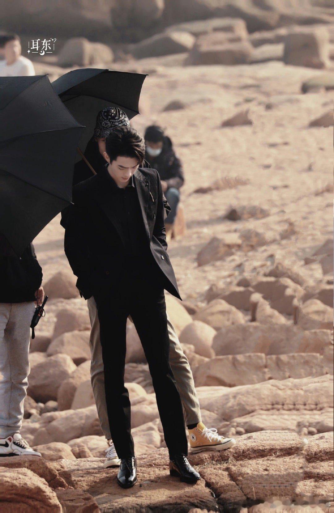 #天凉了许凯又讲冷笑话了#好喜欢许凯，没想到他英俊的外表下居然是这些冷笑话，感觉