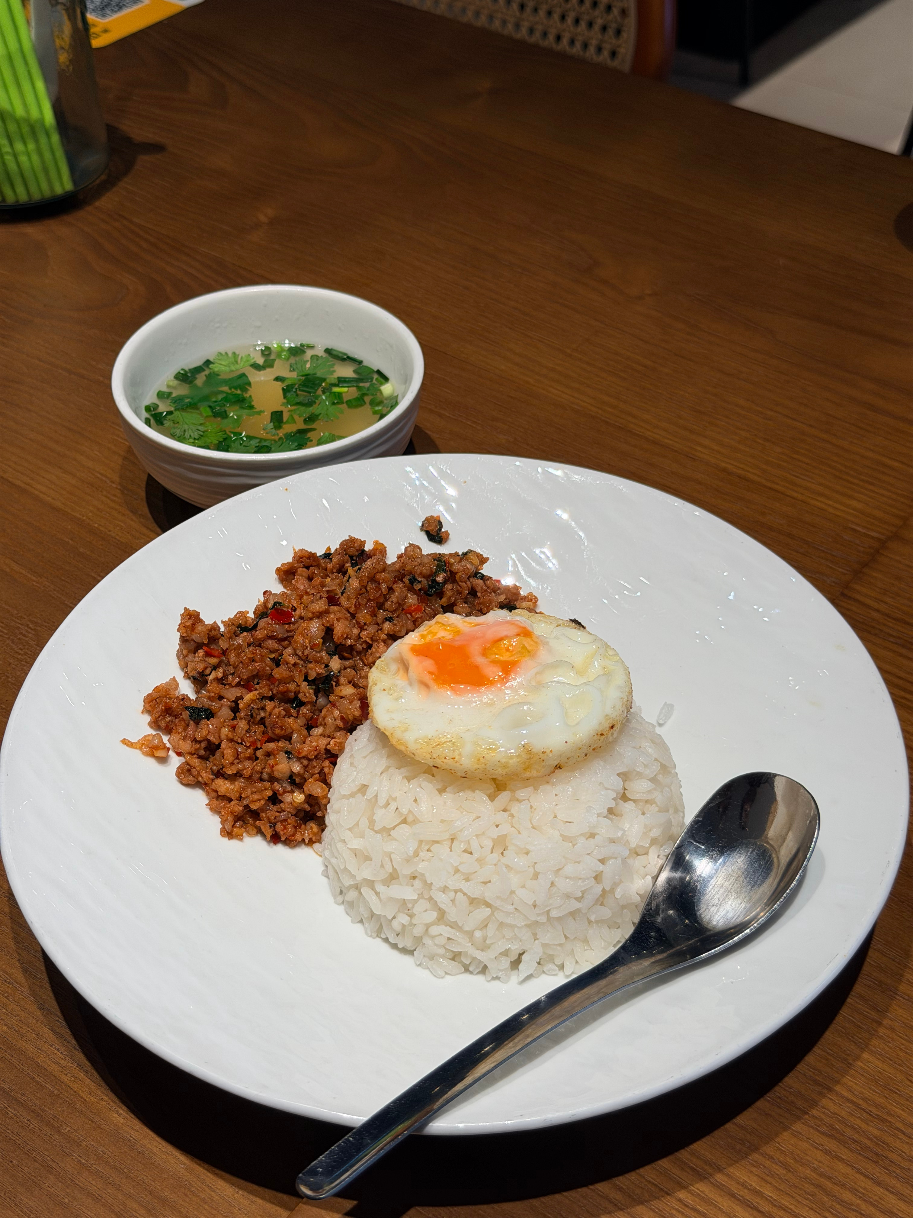 小梨日常 今日晚餐：泰式打抛饭[给你小心心]你们吃的什么呀 ​​​