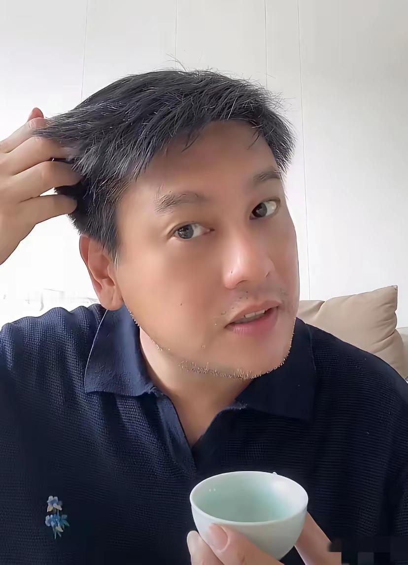 朱孝天说没朋友？其实他只是活明白了
 
朱孝天最近上节目说，老婆是他唯一的朋友。