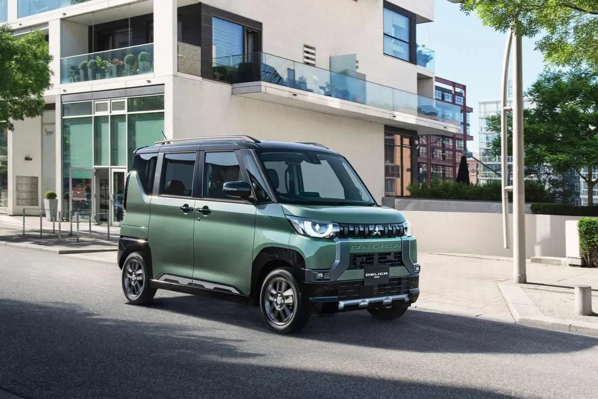三菱 Delica Mini 