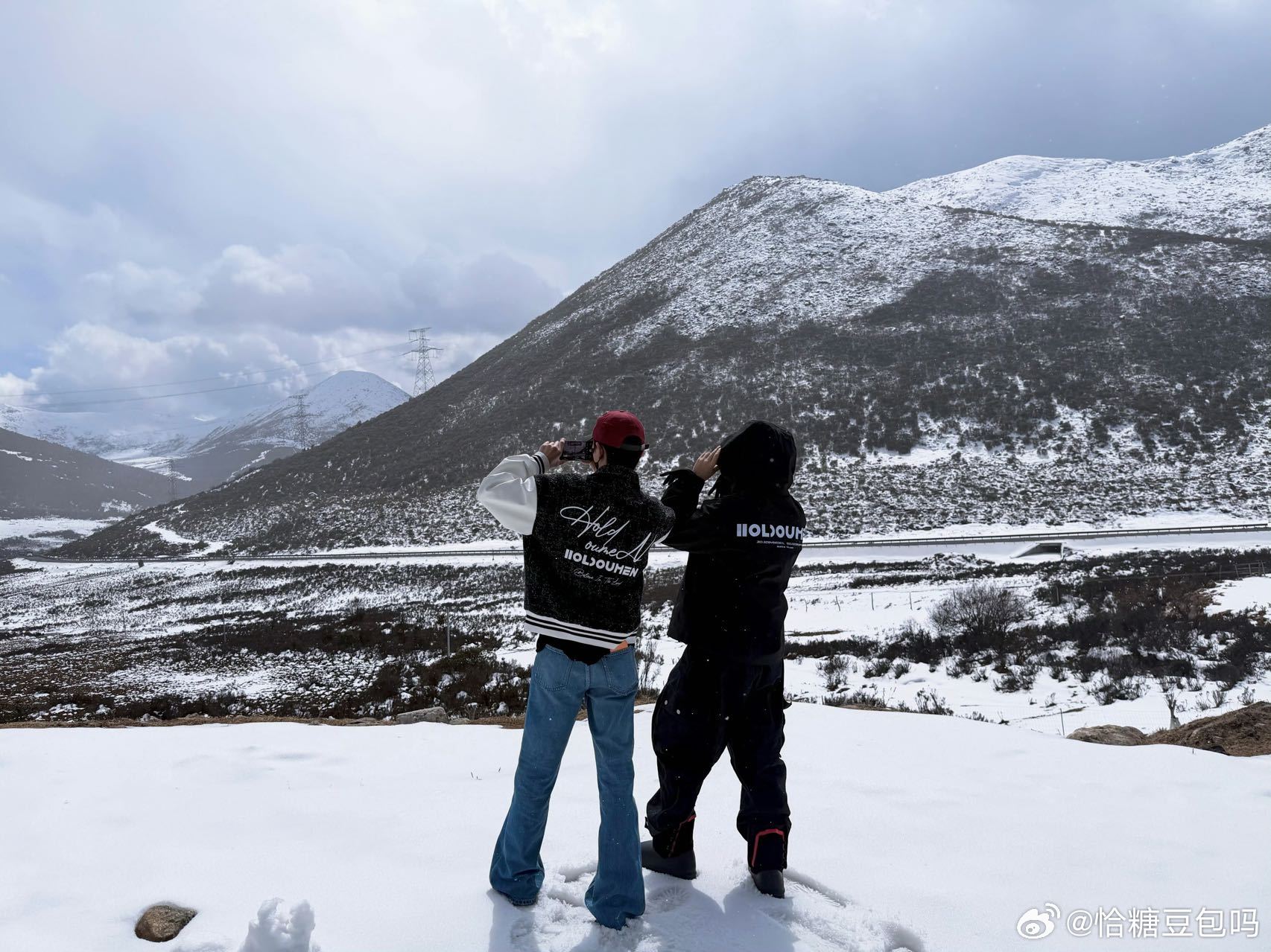 鹭卓连发12张雪山图种地吧谁懂啊鹭卓的12张雪山图，把西藏的浪漫全拍出来了，干净