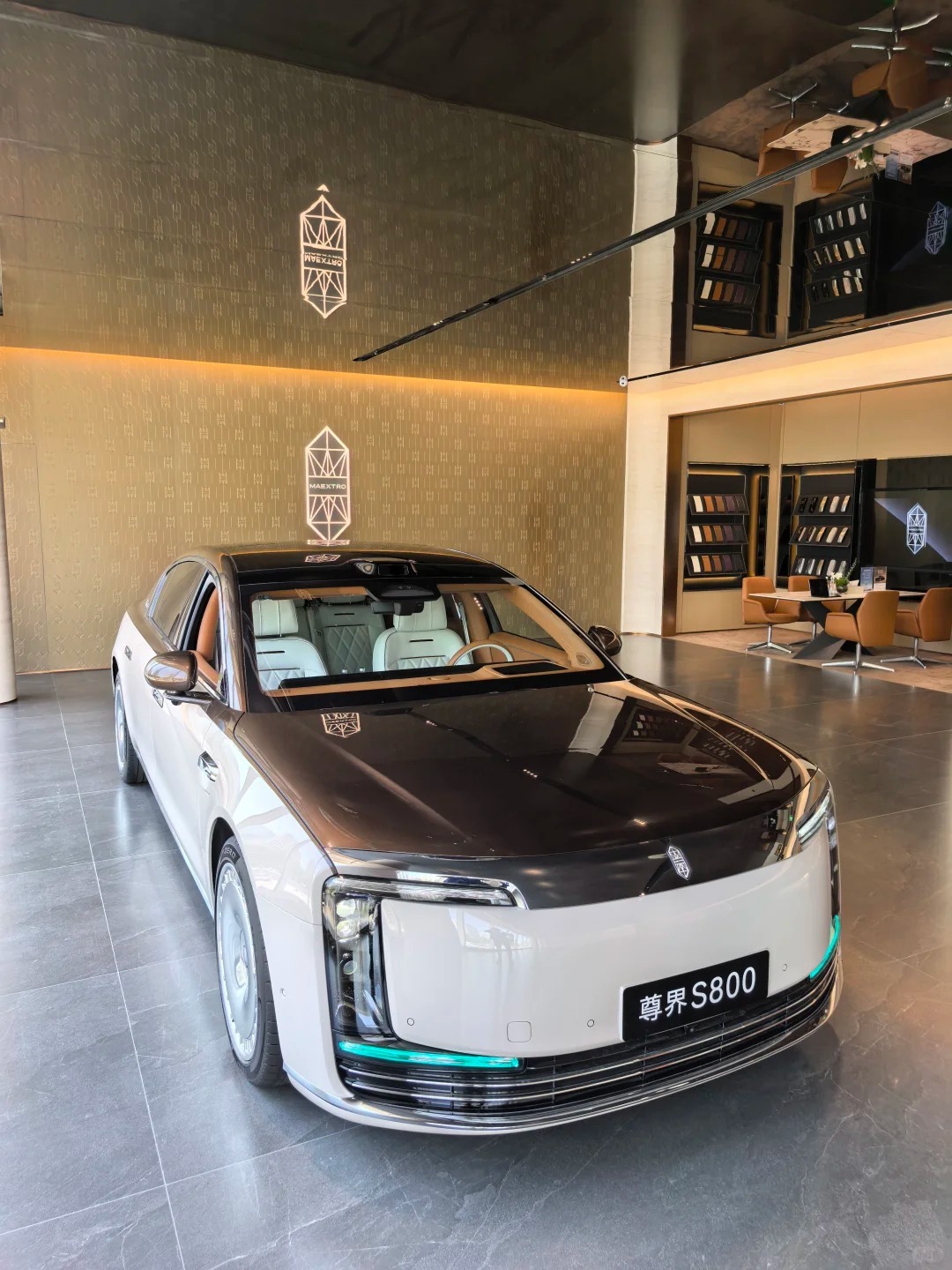 尊界这么看行吗？跟三里屯搭吗？车东车西