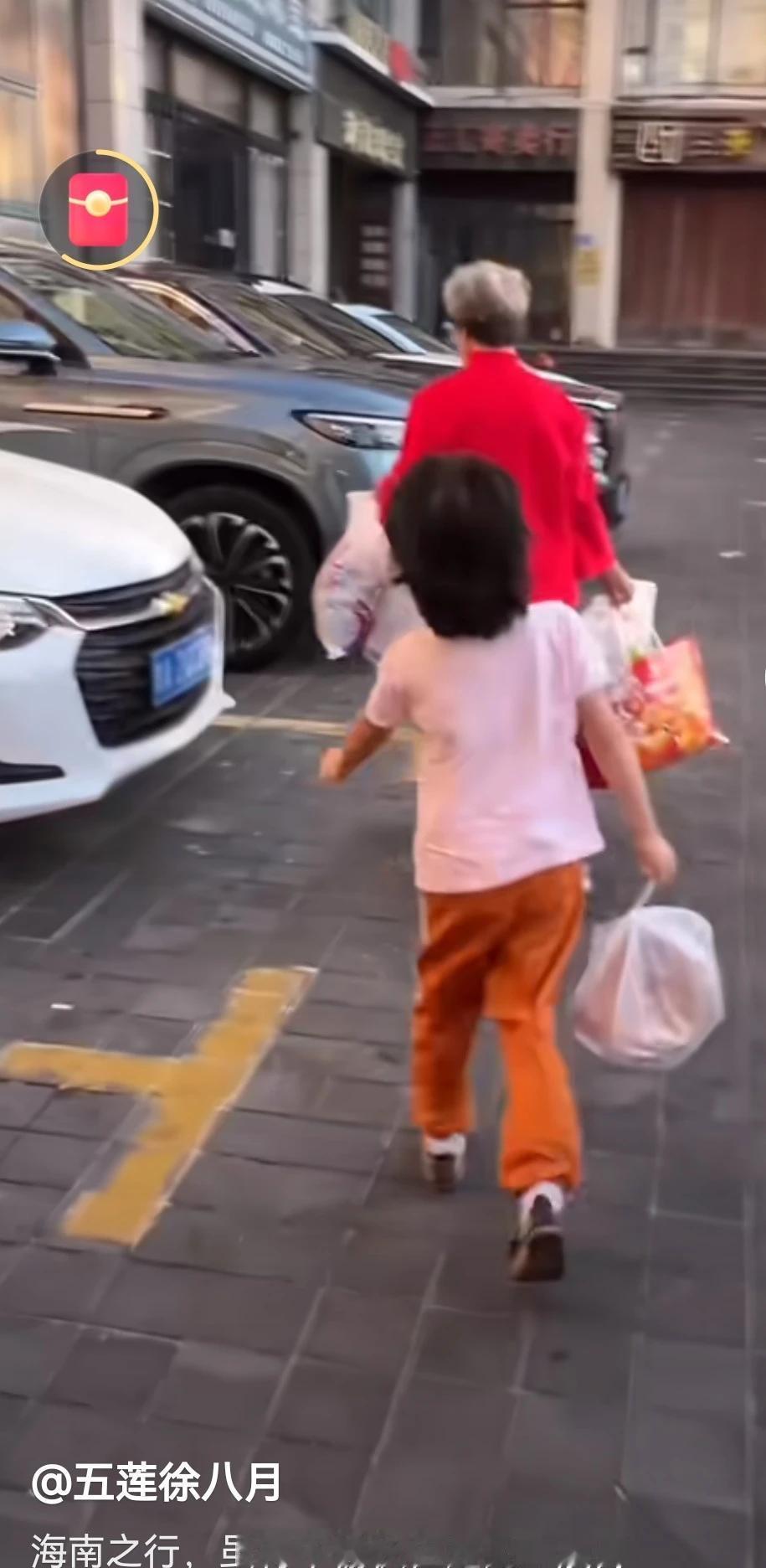 五莲徐八月又发抖音了，回忆了海南之行，画面轻松惬意，配文道：海南之行虽有不愉快，