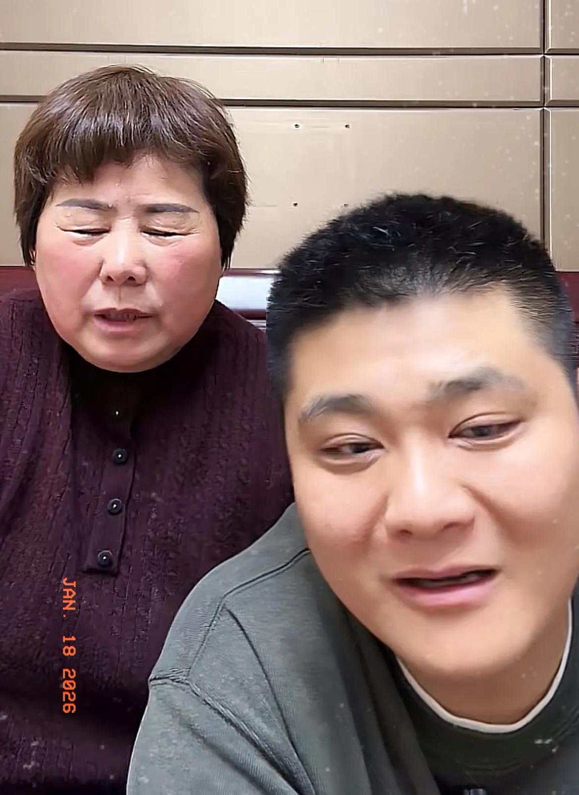 双胞胎哥哥的养母发声：“我所有钱给了朱进，给他买挖机花了85万，首付20万我给的