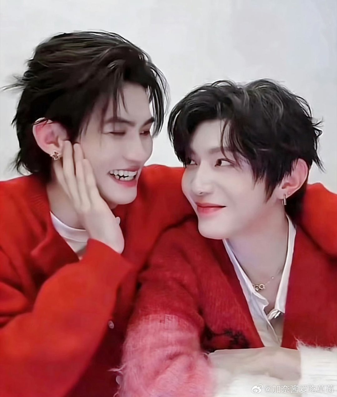 云熠星河 网传大无畏演唱会压轴嘉宾会是云旗郝熠然？今天已经刷到好几个消息都这么说