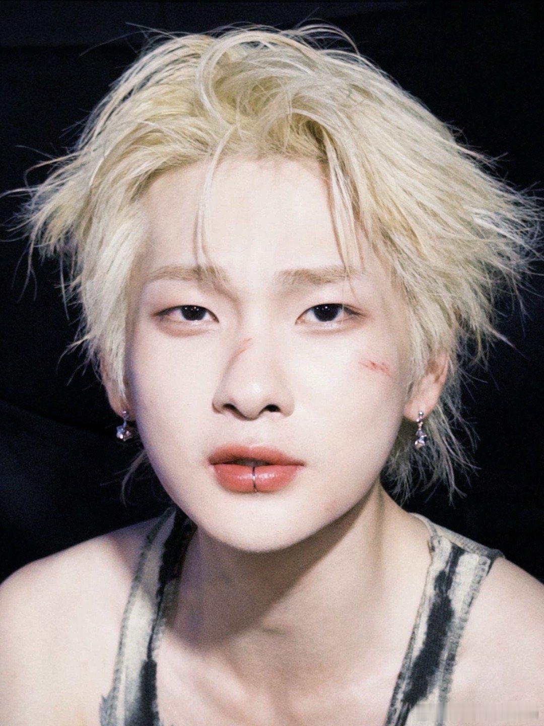 周震南打开评论区天塌了周震南打开评论区天塌了！“萌晕了”“斯哈先来”刷屏，本尊点