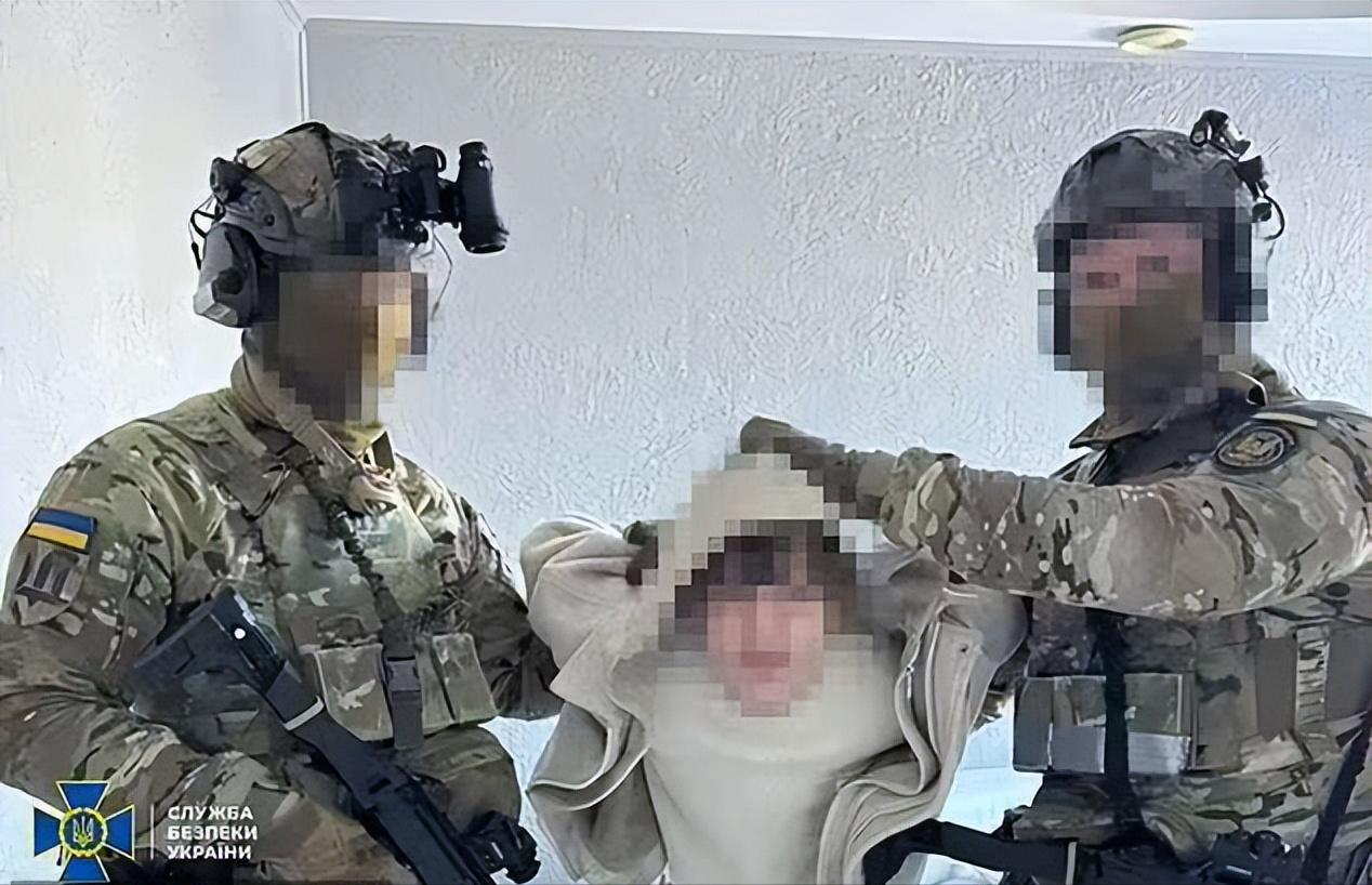 出大事了，俄罗斯“克格勃”暗杀小组，10名成员一夜全部被抓。乌克兰特警突然行动，