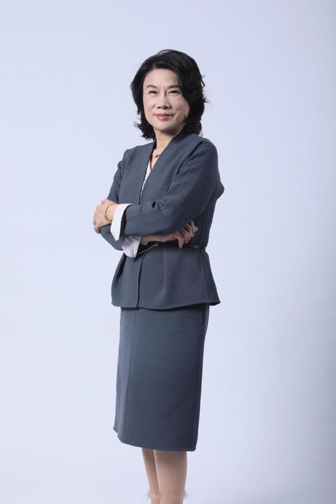 【 格力官方辟谣董明珠被停职审查 】今日，账号在微博发布声明：“今天，我们注意到