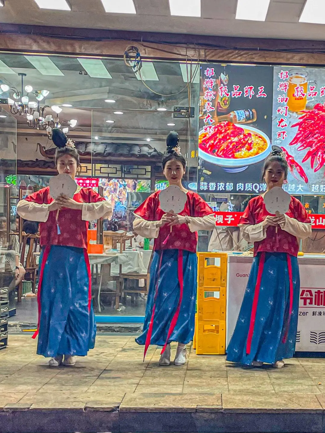 重庆仙女喝酒猜拳样样会！夏天的快乐来了～