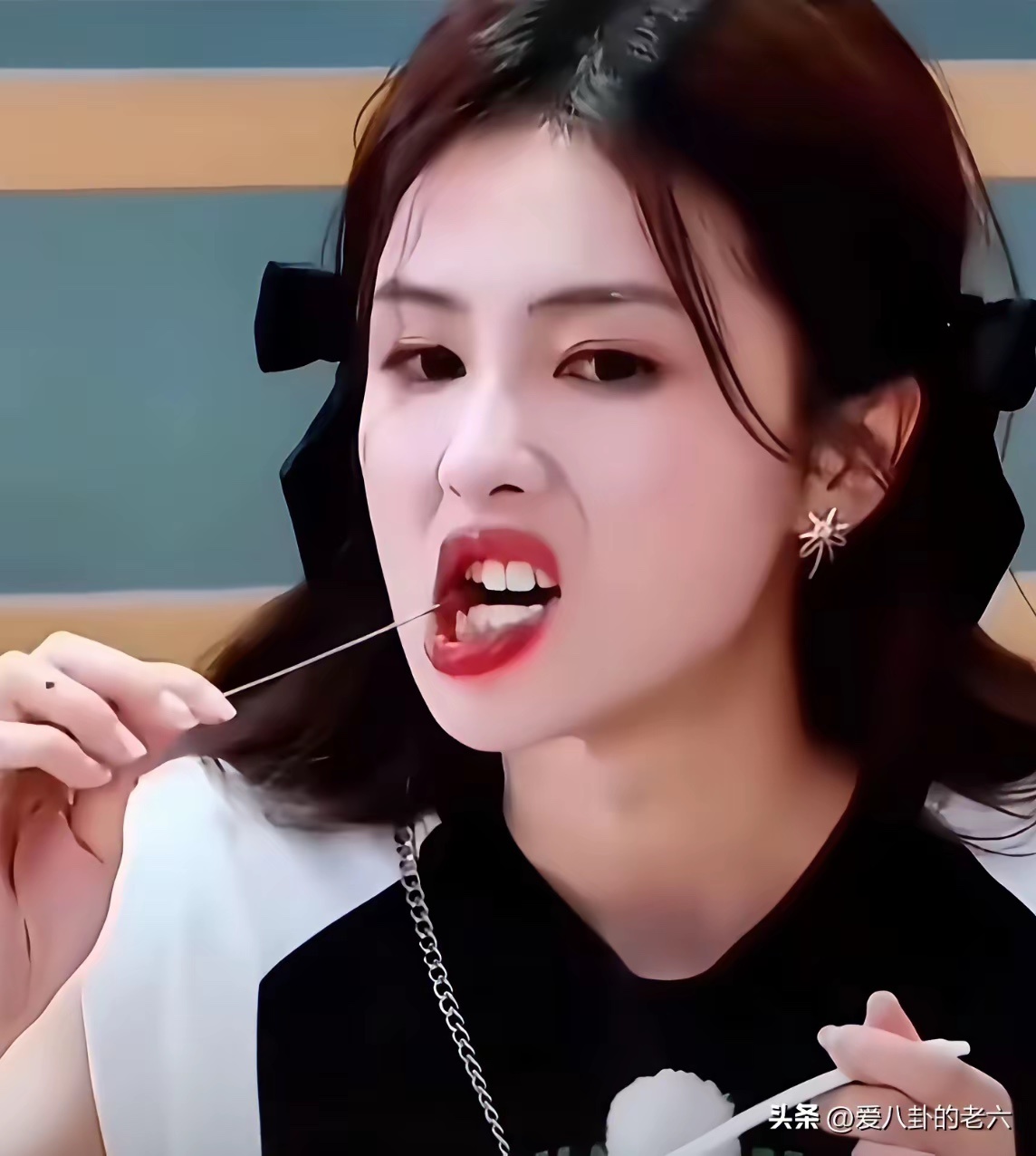 白鹿这吃相 不会被爸妈打吗 这应该是女明星里最难看的吃相了吧