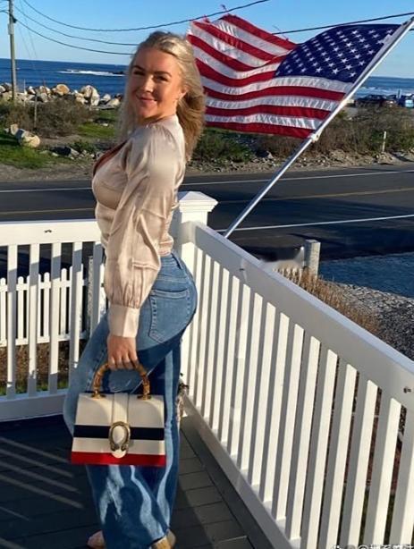 白宫消息，
2026年4月9日，白宫新闻秘书莱维特突然投下了一枚重磅炸弹：总统特