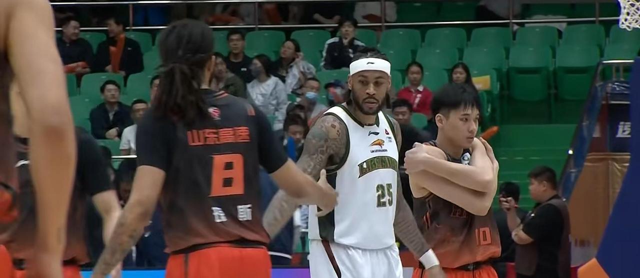 这个选择题，已经毫无意义一，斯蒂尔已经知道自己只是临时工因为他即插即用的能效，让