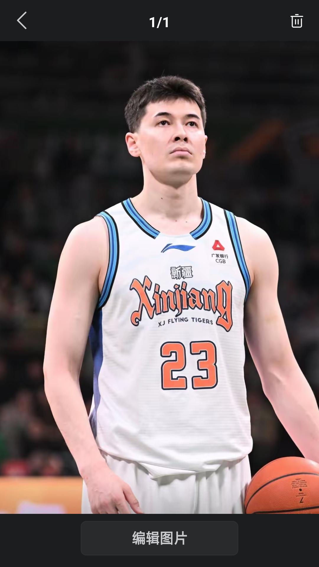 【【新疆男篮队长阿布都沙拉木因脚趾骨骨折赛季报销。】据央视网消息，昨天新疆男篮俱