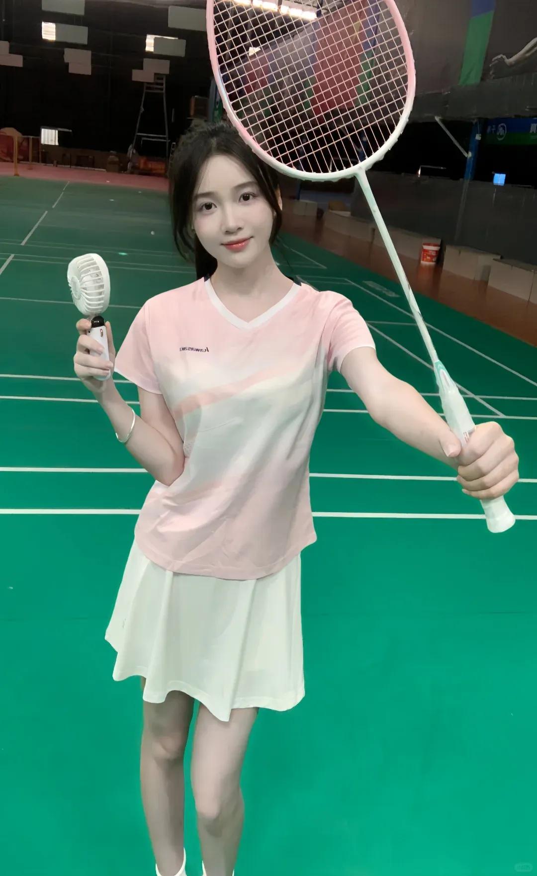 如果 100万和她只能选一个，你选哪个