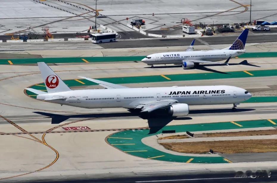 封锁领空，互相损失，何必呢？看到有网友说，东方大国可以学习俄罗斯封锁日本民航飞机