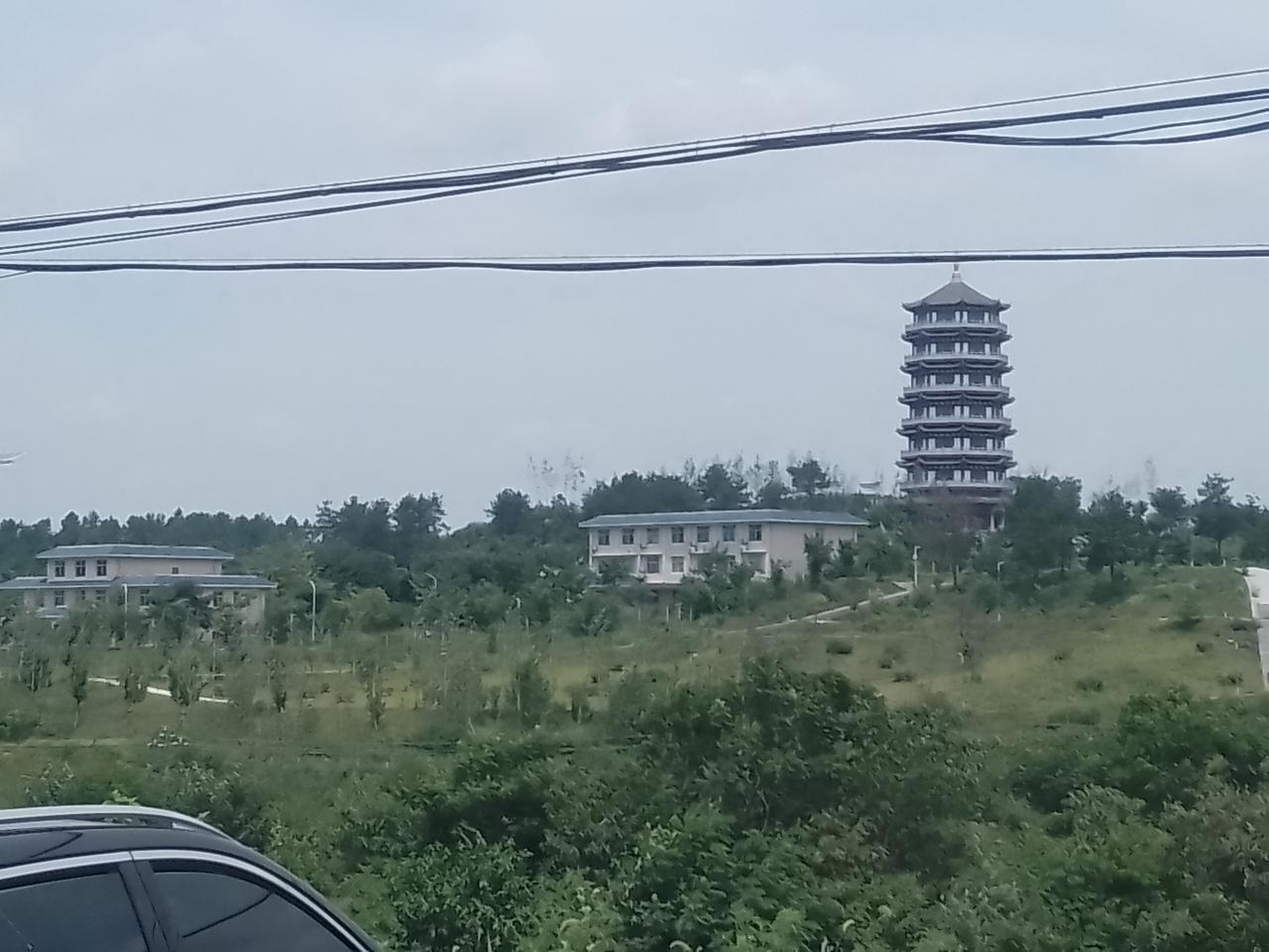 两个大国同时间举办人工智能大会，
能看出什么门道？
1.
丛林法则始终没有变过，