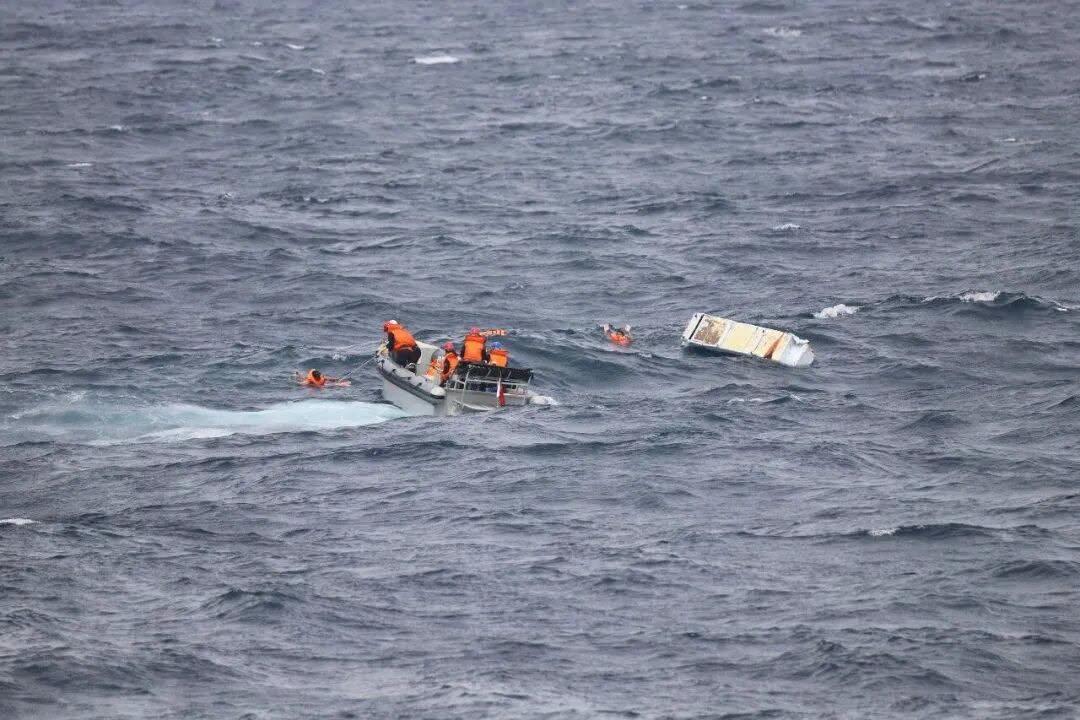 南海救援数十人：超越“阴谋论”的事实与能力

2026年7月，一艘越南籍船舶在南