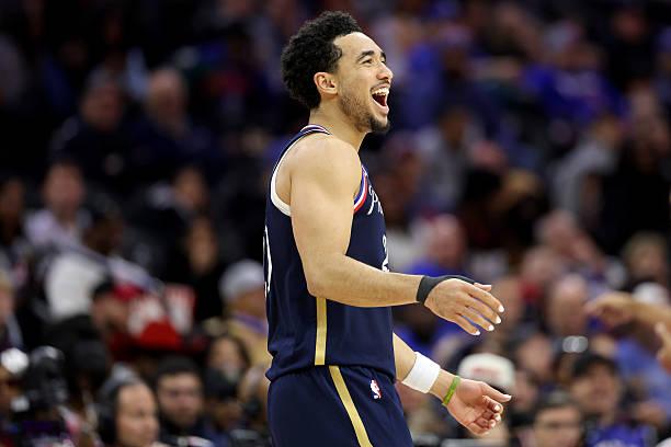 以麦凯恩本赛季的表现，雷霆出1首轮3次轮得到他是真的有点夸张了。麦凯恩本身就是个