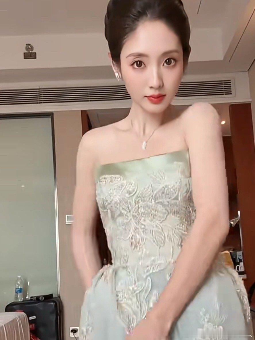 邢菲又穿礼服跳舞了邢菲内场状态 邢菲 