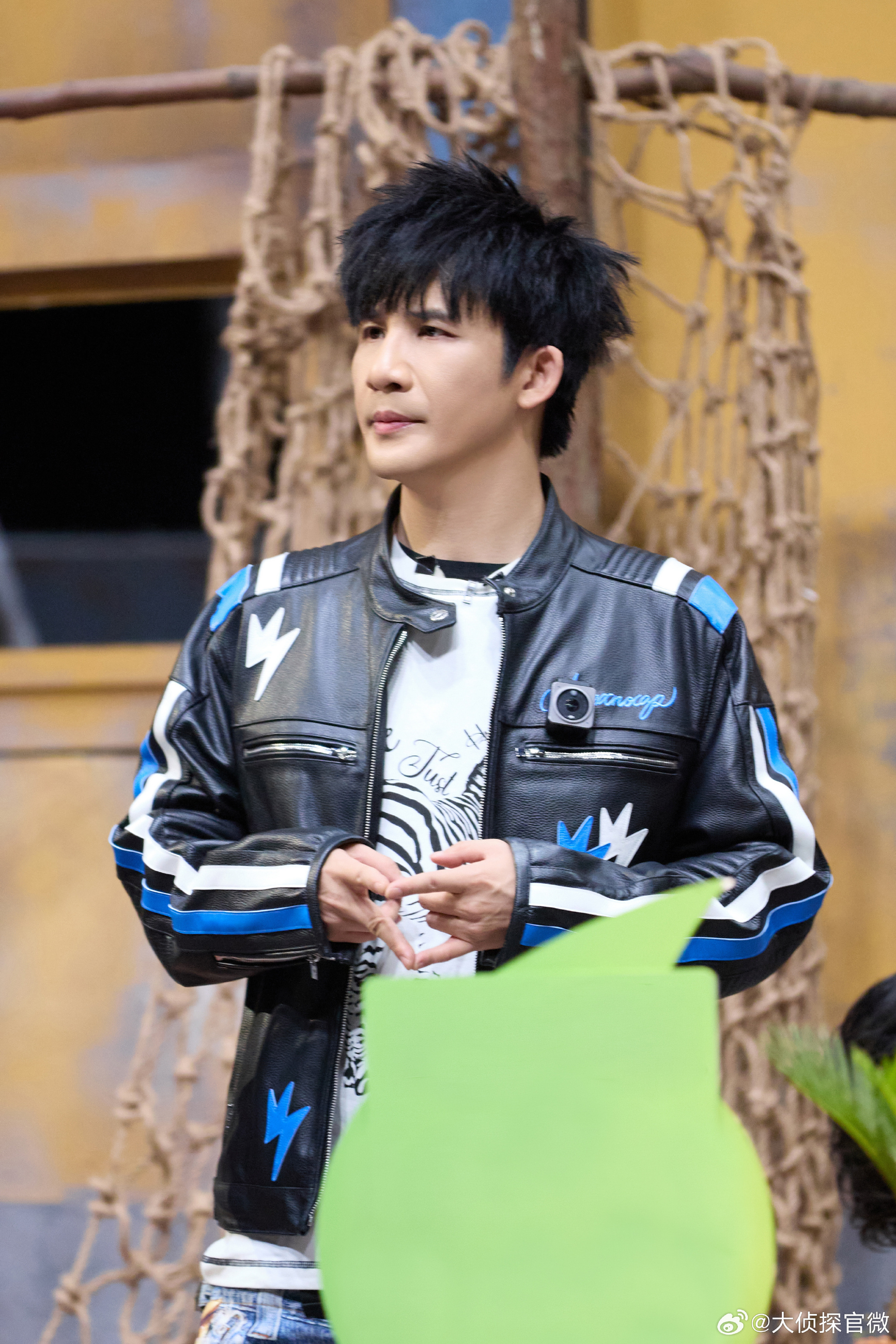 大侦探鲸鱼的回声大侦探一望无际的望潮屿上，鲸鱼搁浅暗藏凶案，甄小海离奇丧命。本周