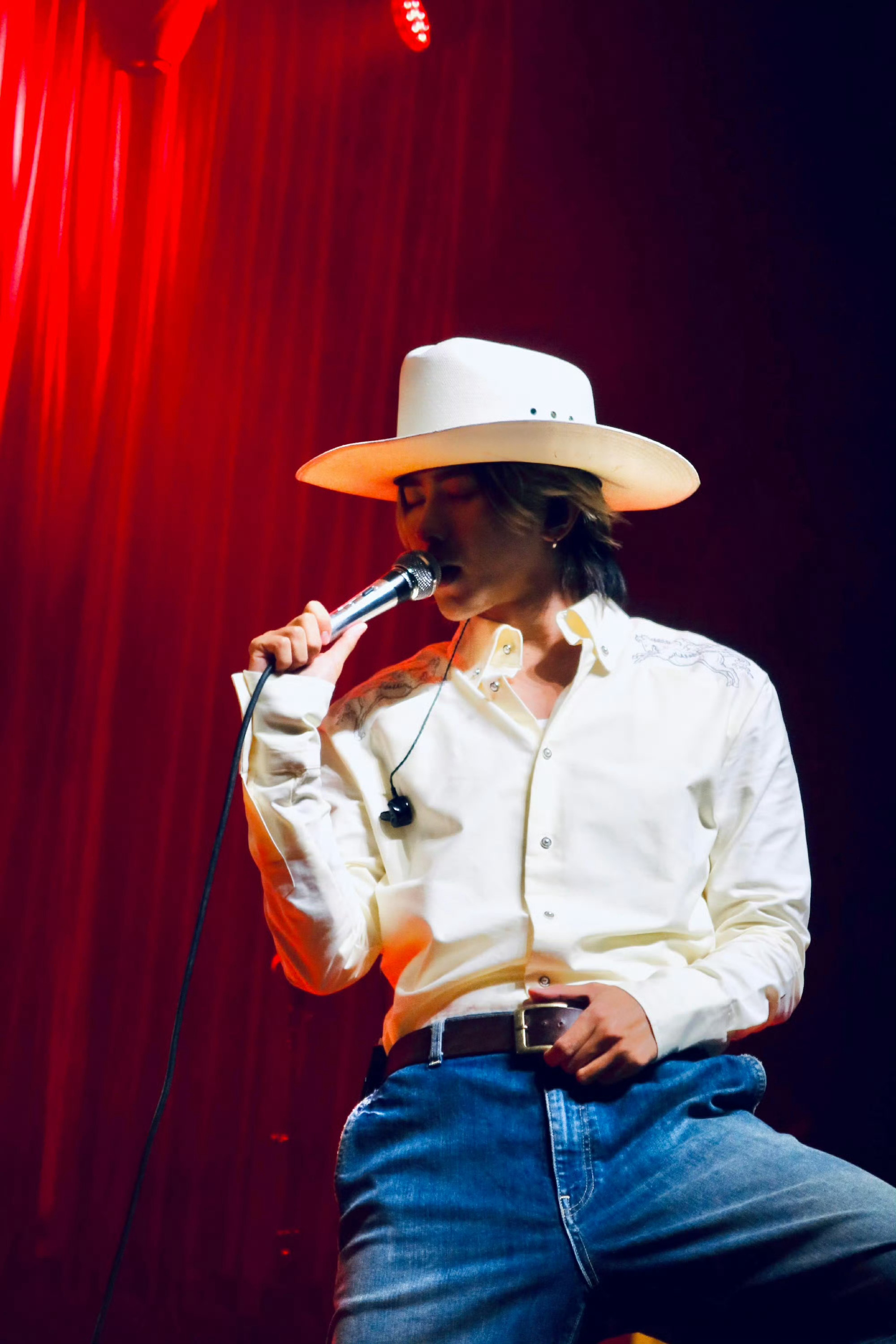 蔡徐坤  cxk蔡徐坤buv全球品牌代言人 cxk蔡徐坤柳丝木品牌全球代言人 “