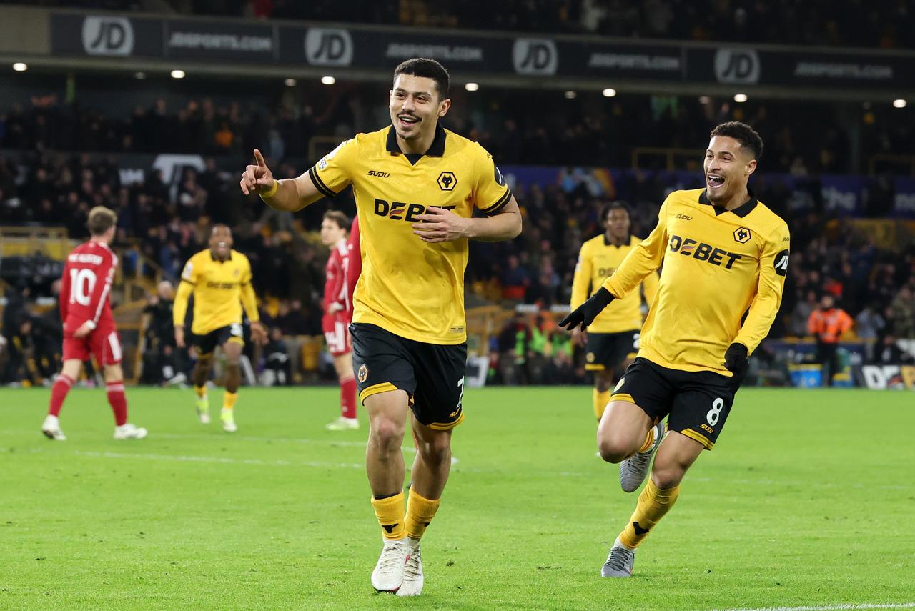 强势复苏
狼队自2025年4月以来首次取得英超两连胜，对手均为前五名球队：
狼队