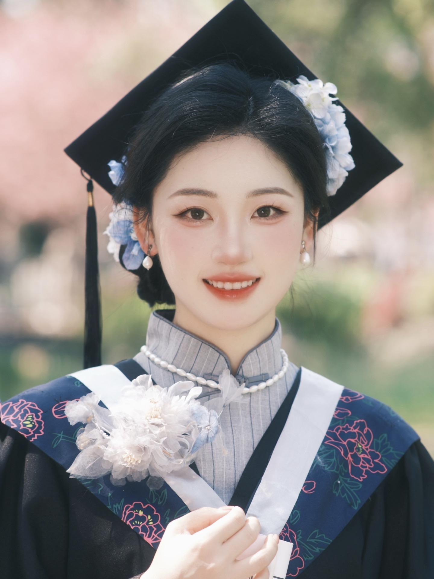 毕业｜无可奈何花落去，似曾相识燕归来。专属于理科生的国风毕业照正片来啦...