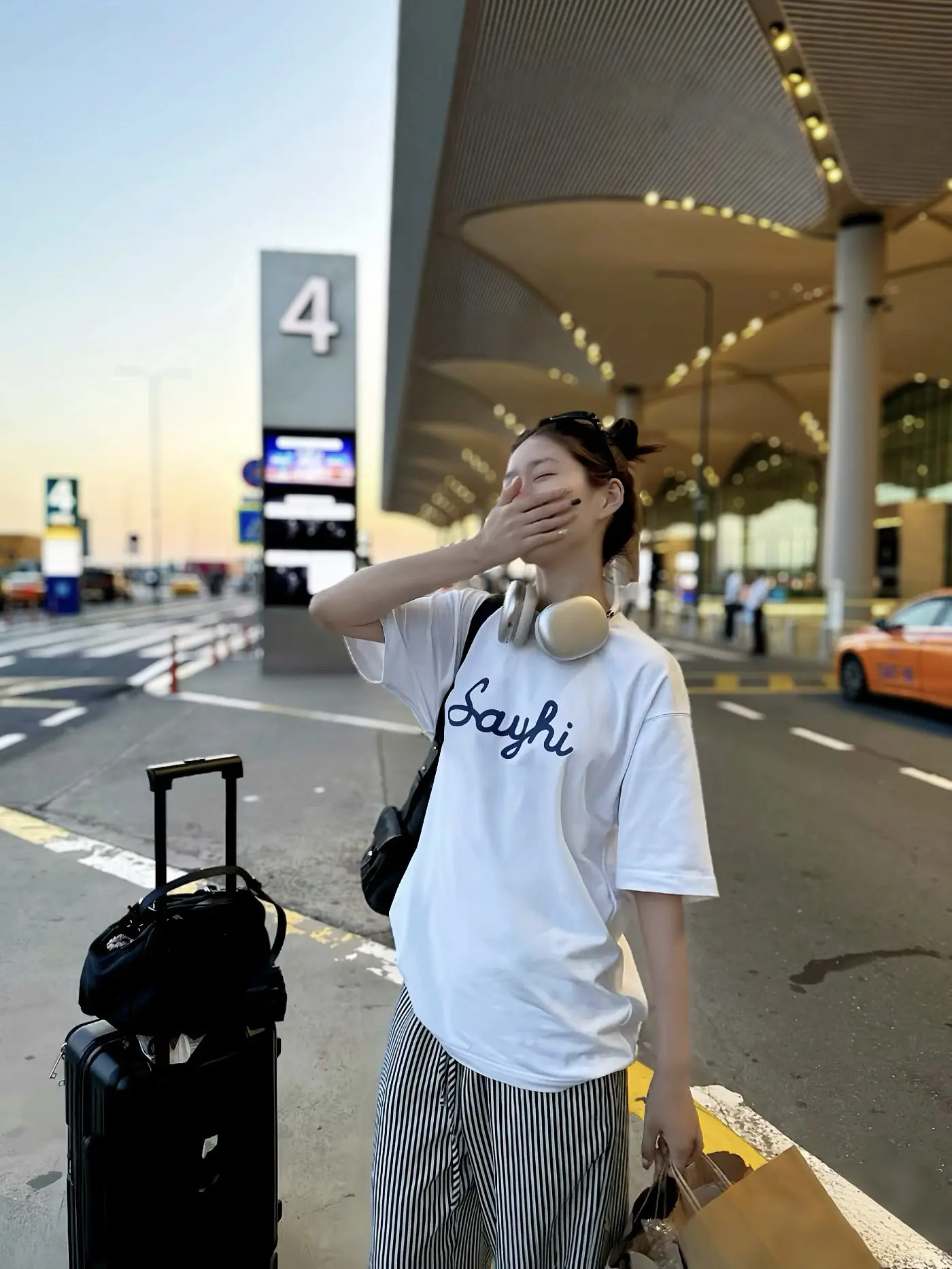 在能力范围内 一点苦也不想吃 难听的话一点也不想听 爱自己的明媚 也爱...