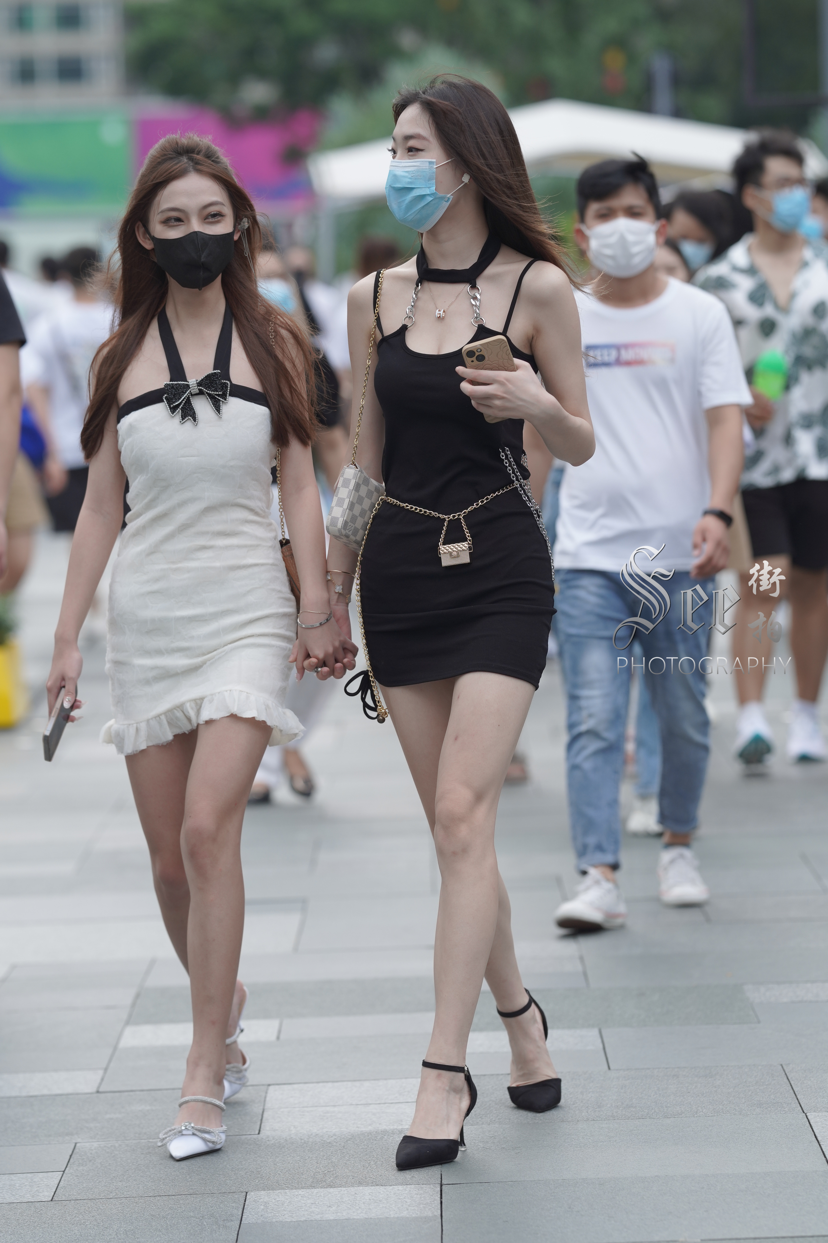 吊带裙青春靓丽的美~~ 
