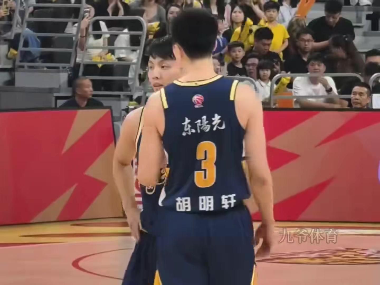 7年搭档3冠！徐杰胡明轩为何突然拆伙？