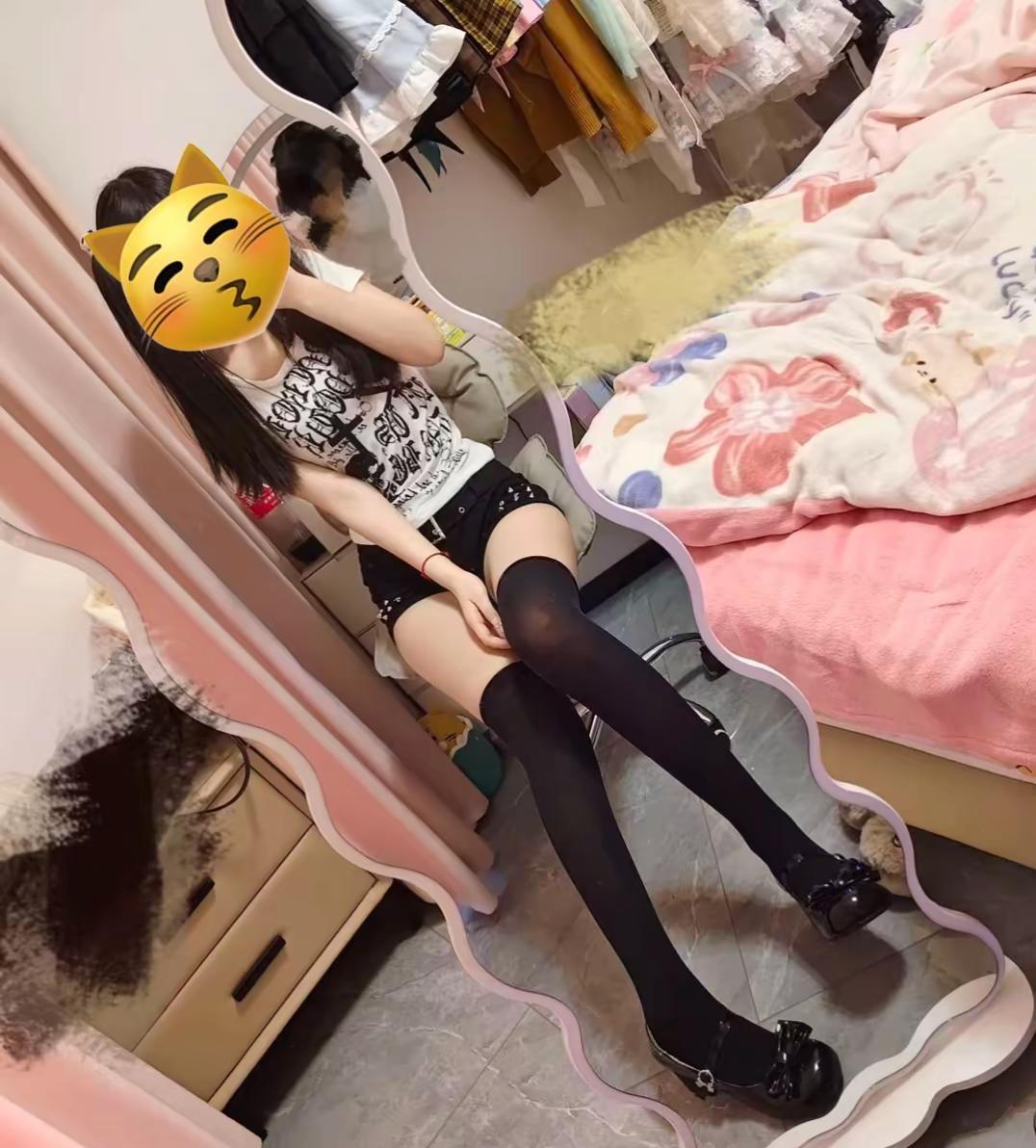 奉劝大家千万别谈富婆，我网恋一个姐姐，刚刚开始很正常，后来说一个月给我十万块让我