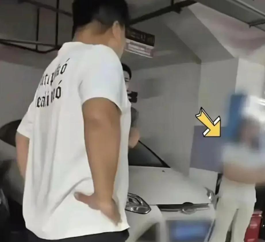 长沙占车位女车主又上热搜了，热搜话题很有意思，说她两三年就升副处长了，23 年 